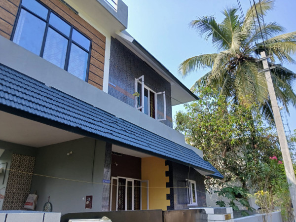 2 Storied Newly Built House at Kadungallur, Kerala